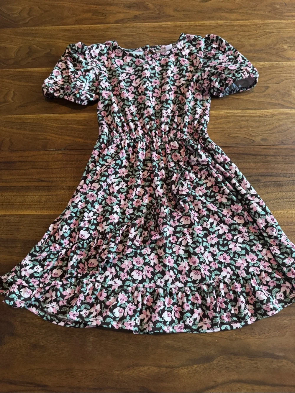 BCBG Girls Cute Floral Dress with Ruffle detail and Puffed Sleeves EUC Sz 6X